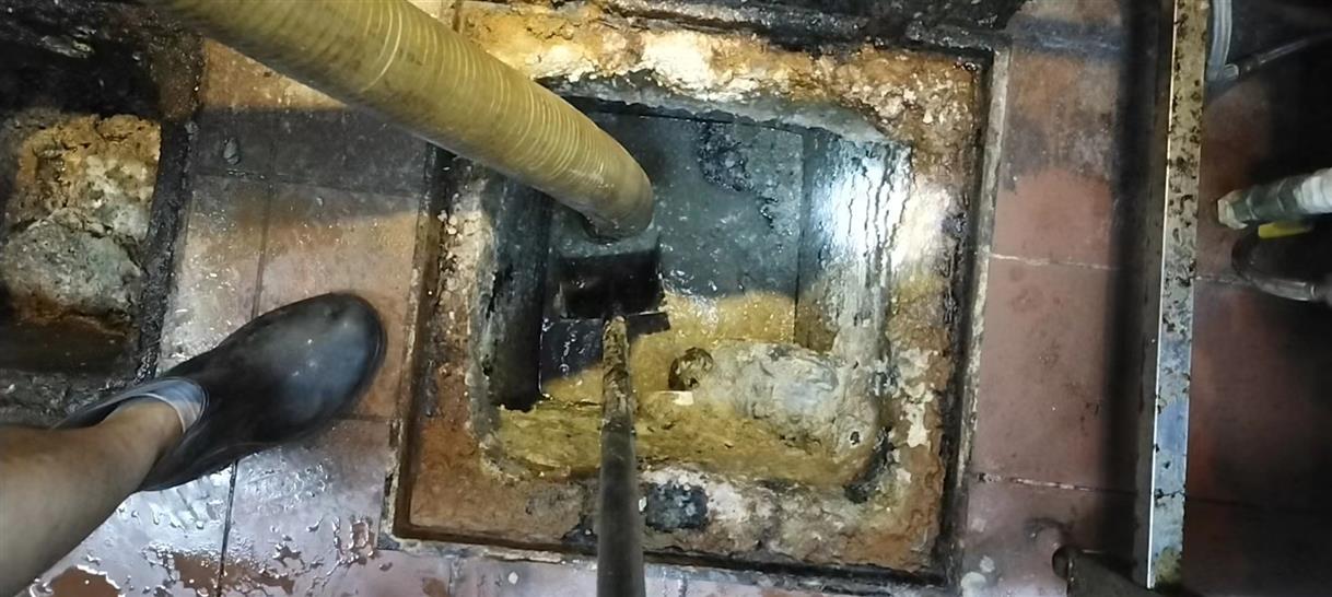三角镇污水池清理一般都有毒气，怎么预防中毒呢？